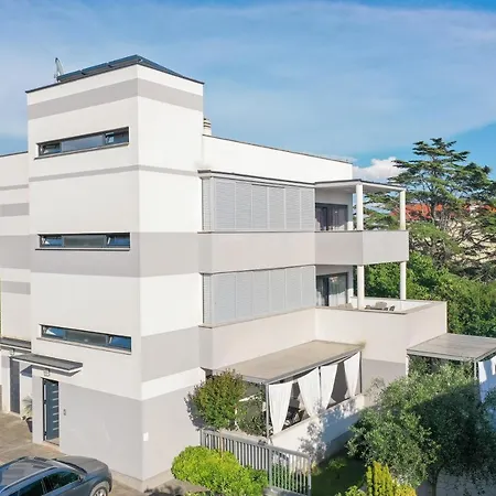 Mato Apartment *