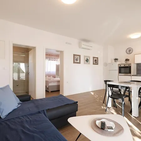 Mato Apartment *