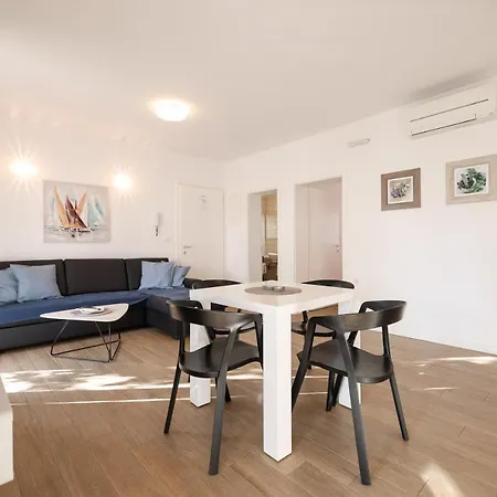 Mato Apartment *