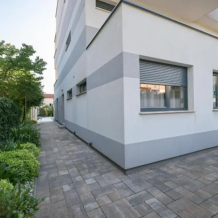 Mato Apartment *