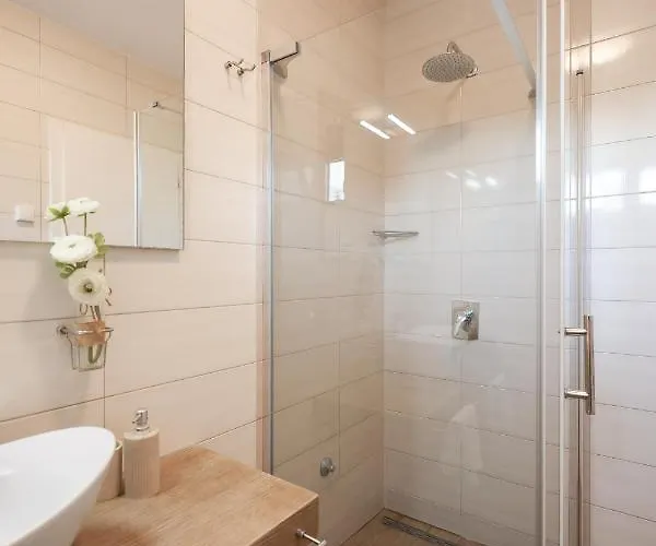 アパート Mato ザダル