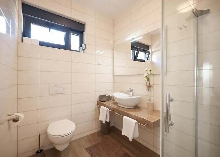 Mato アパート ザダル